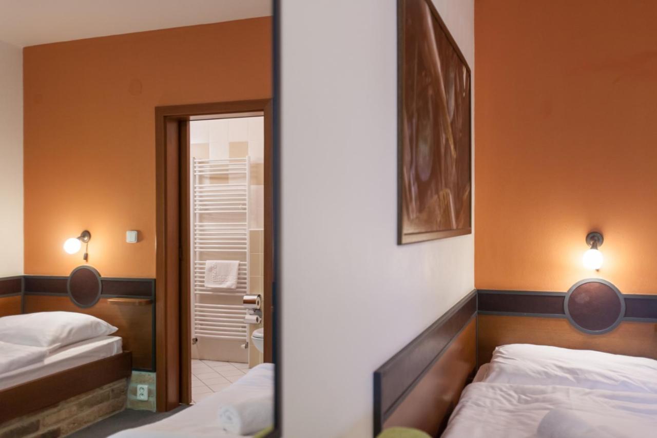 Hotel Vinar - Bed & Breakfast Kurdějov Zewnętrze zdjęcie