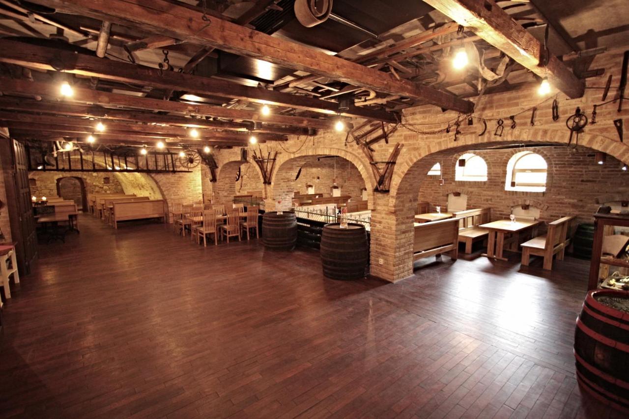 Hotel Vinar - Bed & Breakfast Kurdějov Zewnętrze zdjęcie