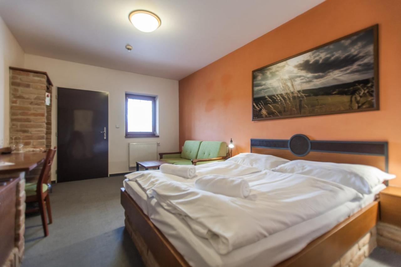 Hotel Vinar - Bed & Breakfast Kurdějov Zewnętrze zdjęcie