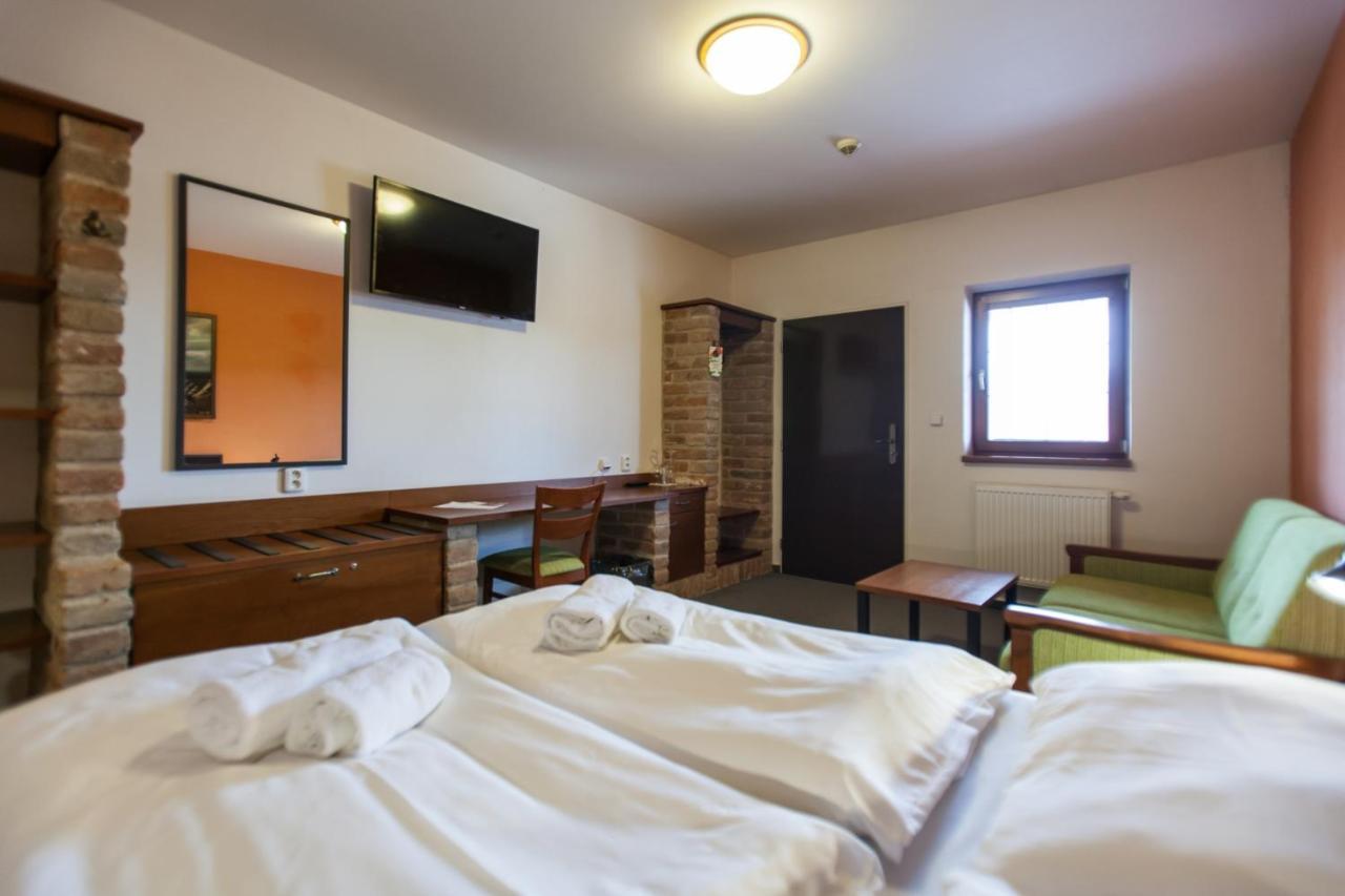 Hotel Vinar - Bed & Breakfast Kurdějov Zewnętrze zdjęcie